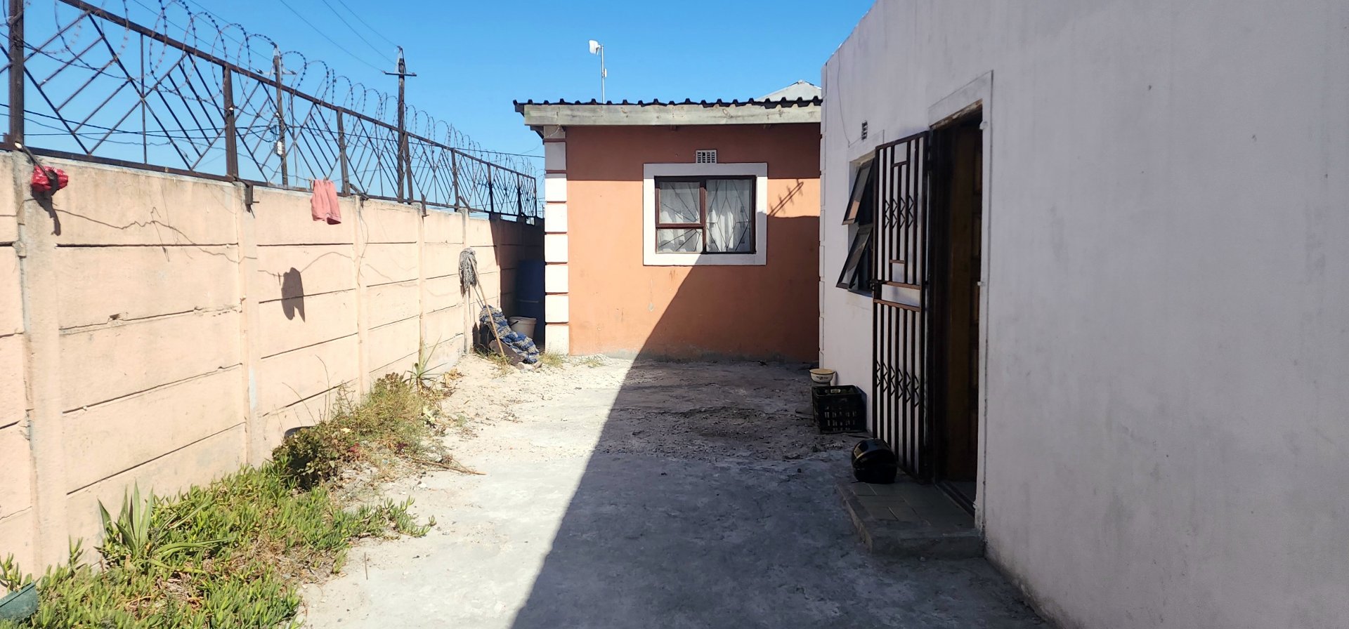 2 Bedroom Property for Sale in Delft South Western Cape